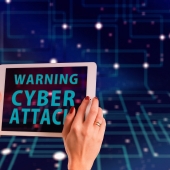 Attacco hacker a smartworker blocca azienda per un mese